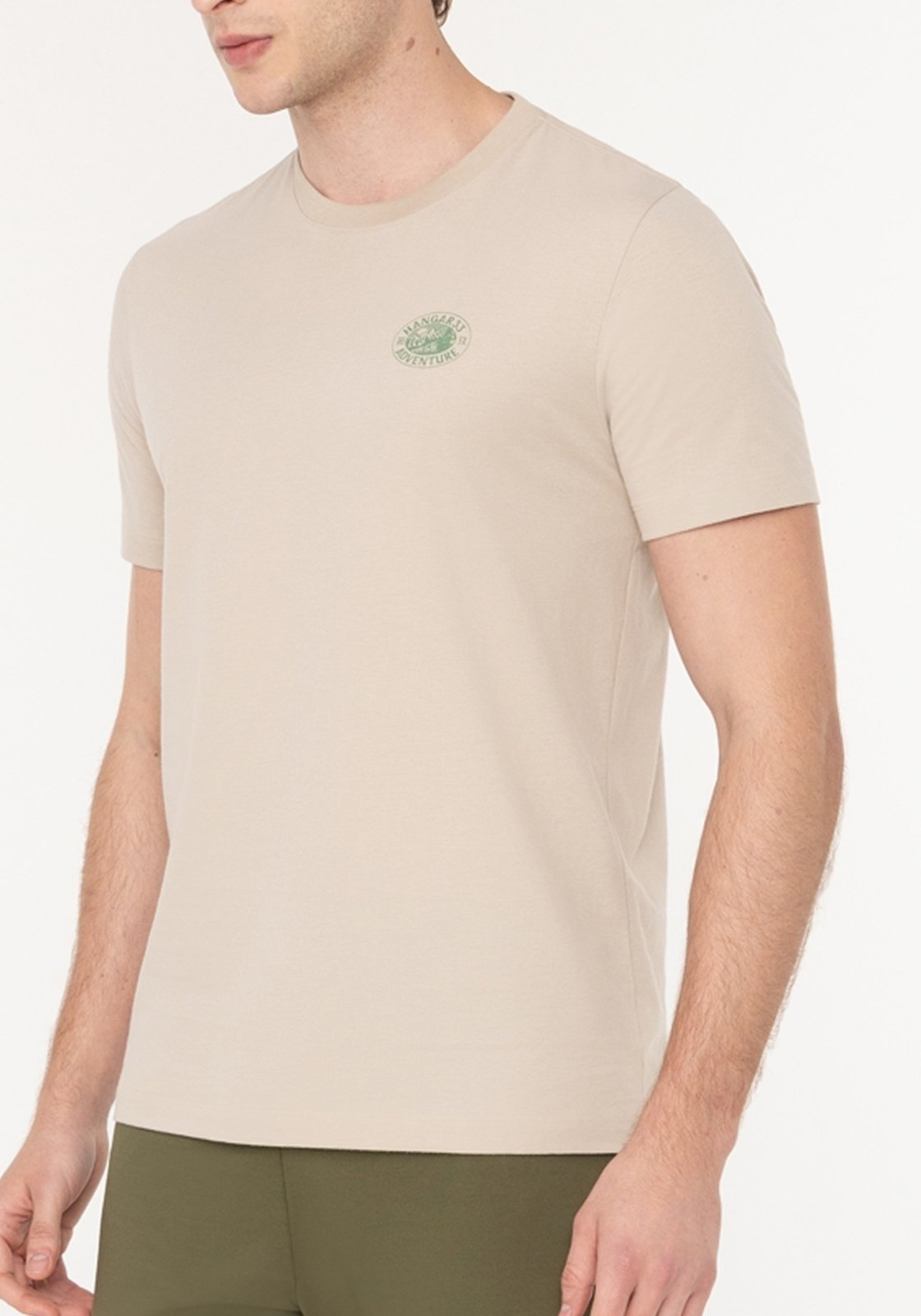 Vista 2 Camiseta Com Manga Curta E Estampas Em Meia Malha Peletizada Hangar 33 bege Hangar 33 bege
