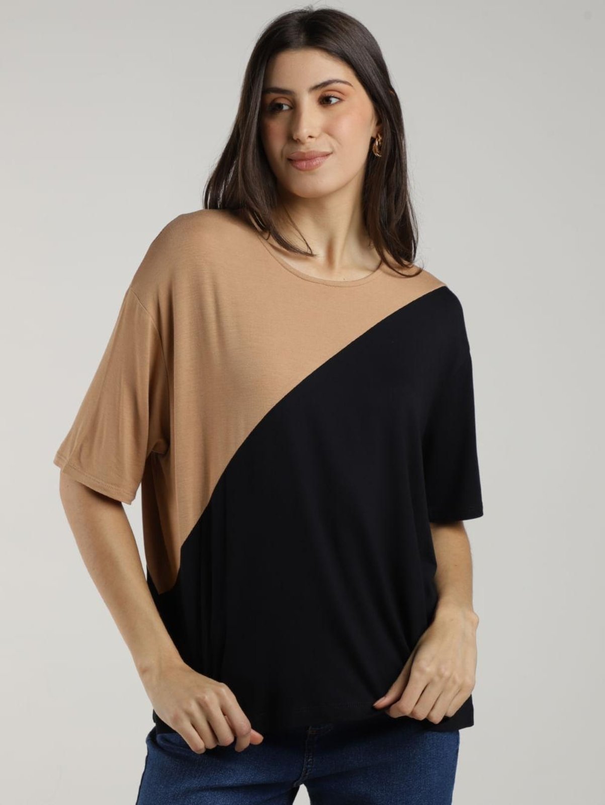 Vista 2 Blusa Bloco Cores Manga Curta Autentique Feminina /BEGE preto Autentique preto