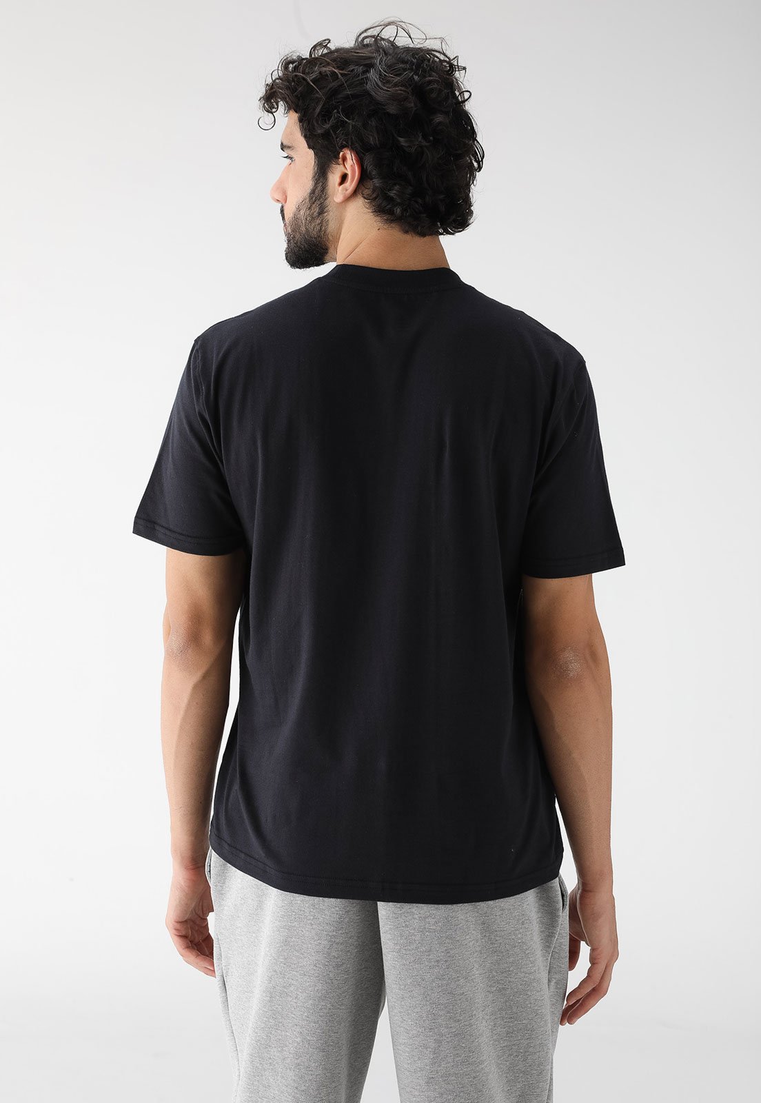Vista 3 Camiseta New Balance Reta Estampada Preta preto New Balance preto