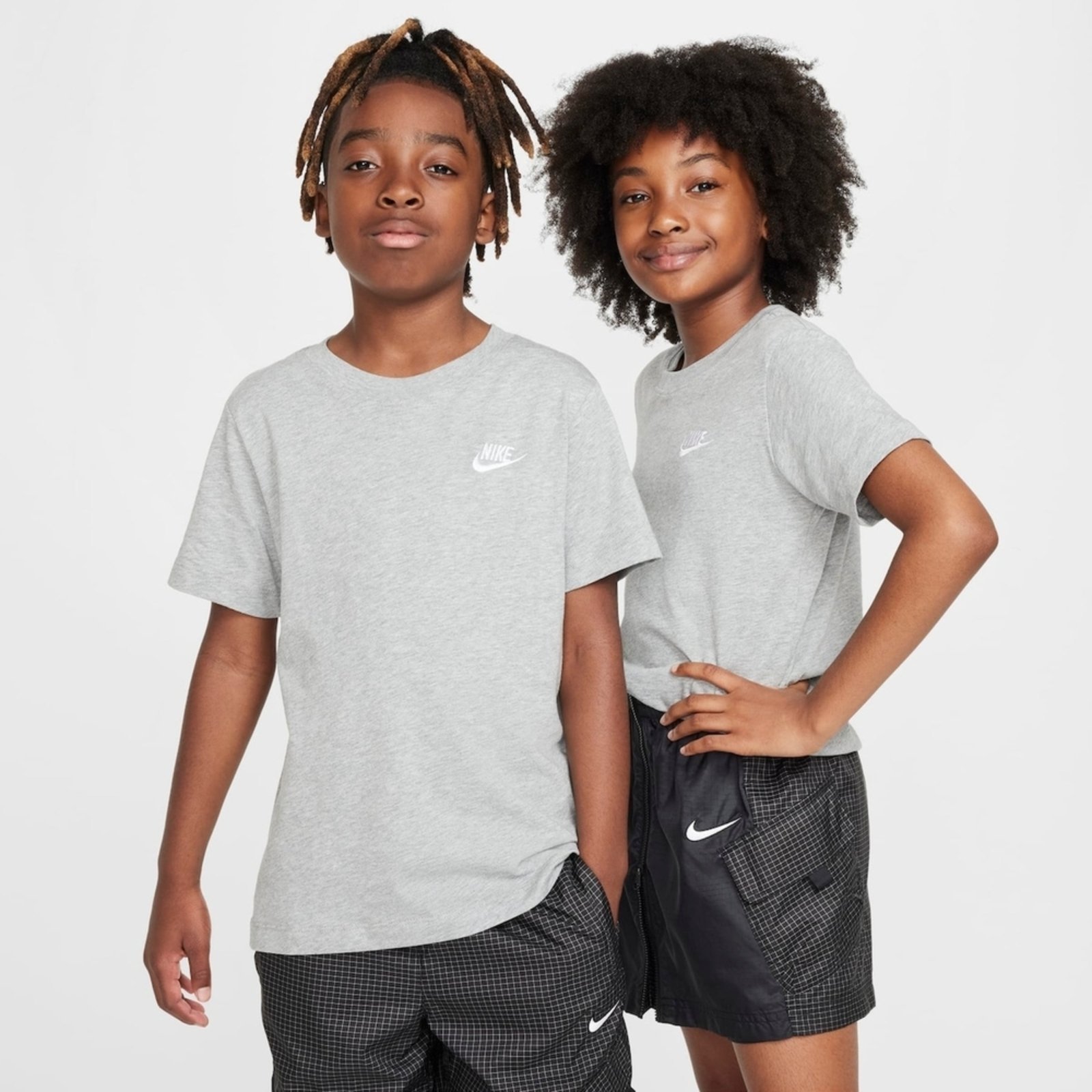Infantil - Camiseta Nike Sportswear Futura