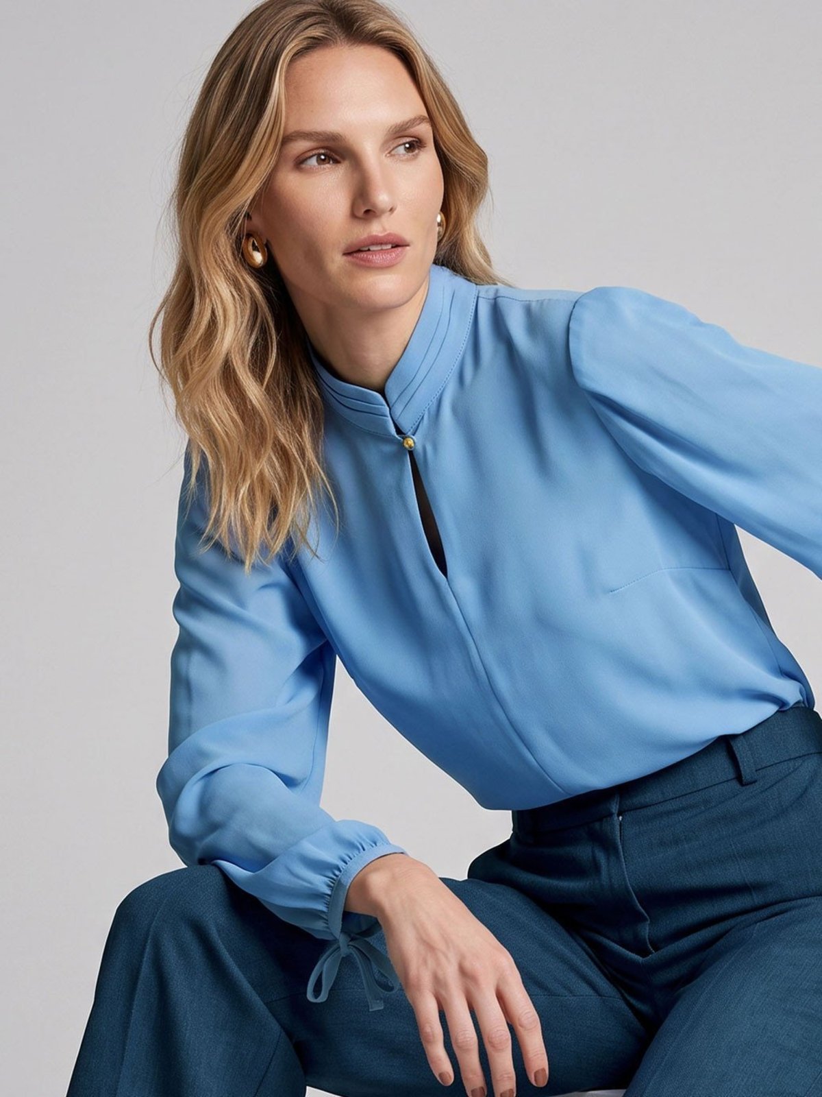 Blusa Social Feminina Manga Longa Azul Claro Punho Laço