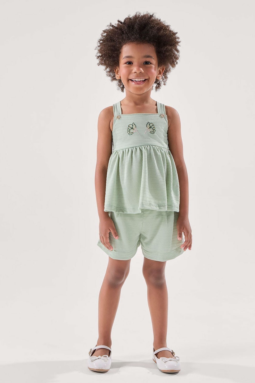 Infantil - Conjunto Bata Verde Texturizada com Shorts em Malha com Linho