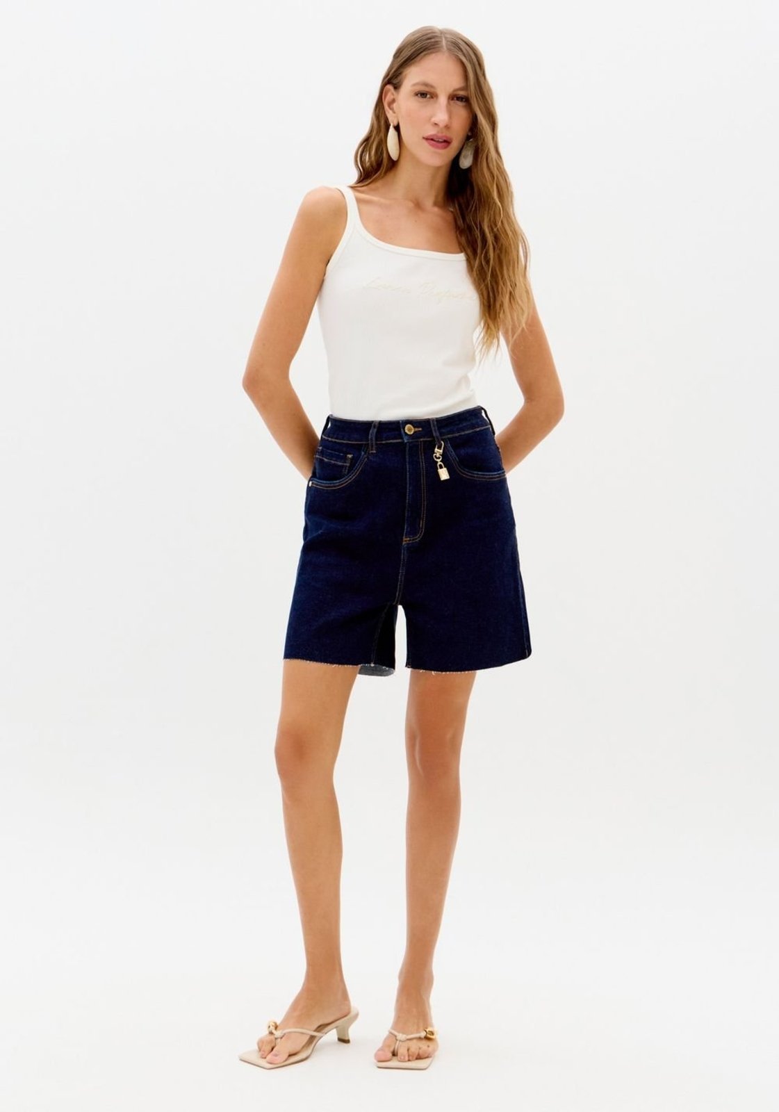 Bermuda Mom Jeans Cintura Super Alta Cadeado Lança Perfume
