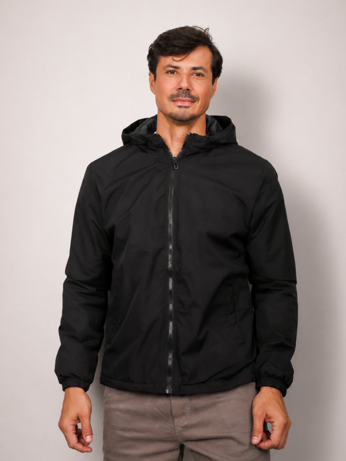 Jaqueta Masculina Corta Vento Peluciada Capuz Impermeável Bolso Frontal Poliéster Repele Liquido