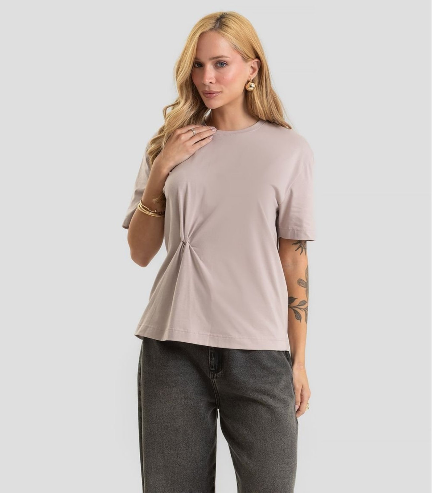 Camiseta Feminina Cotton Leve Com Torção Dianna Marrom