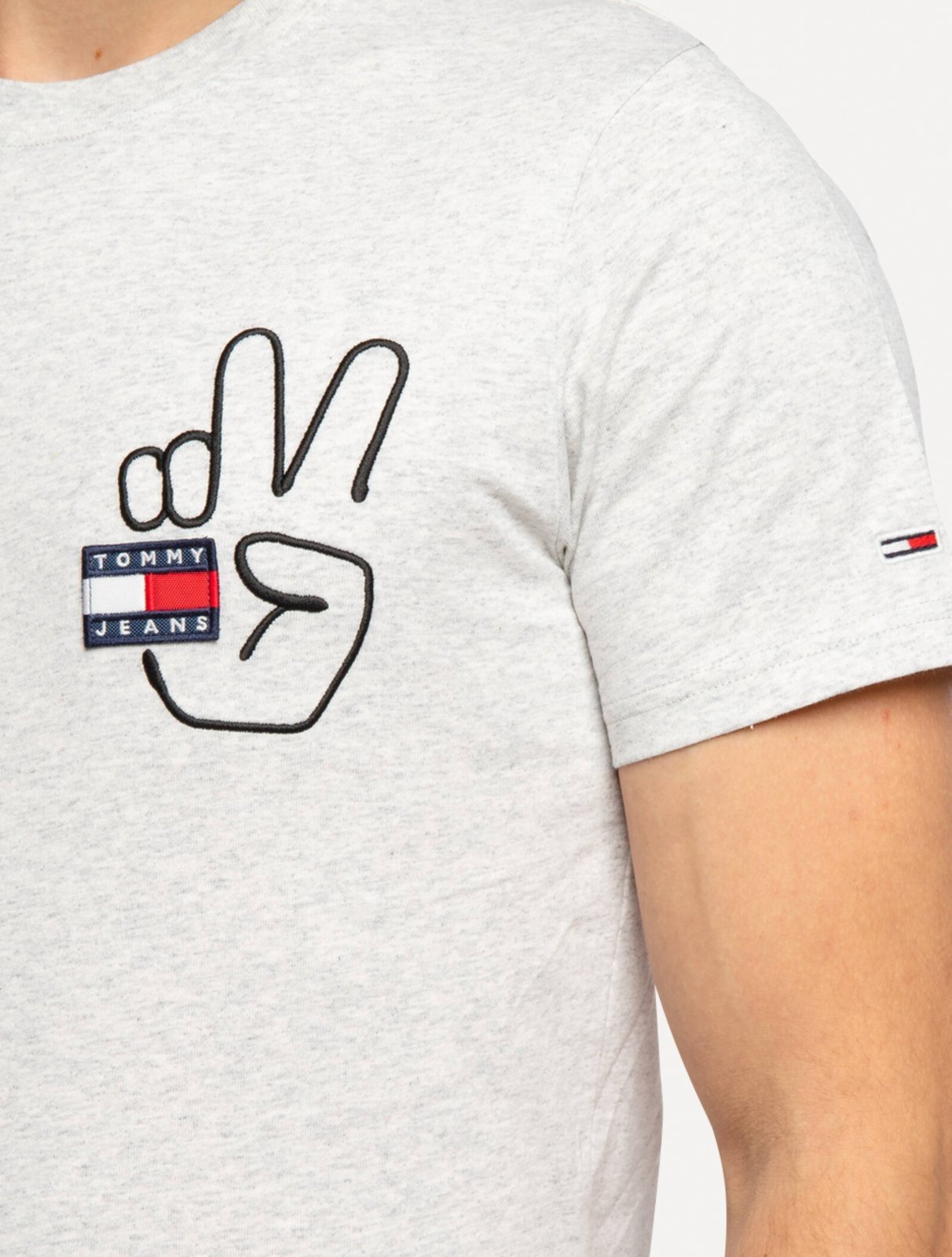 Vista 3 Camiseta Tommy Jeans Masculina Peace Badge Graphic Mescla cinza Tommy Jeans cinza