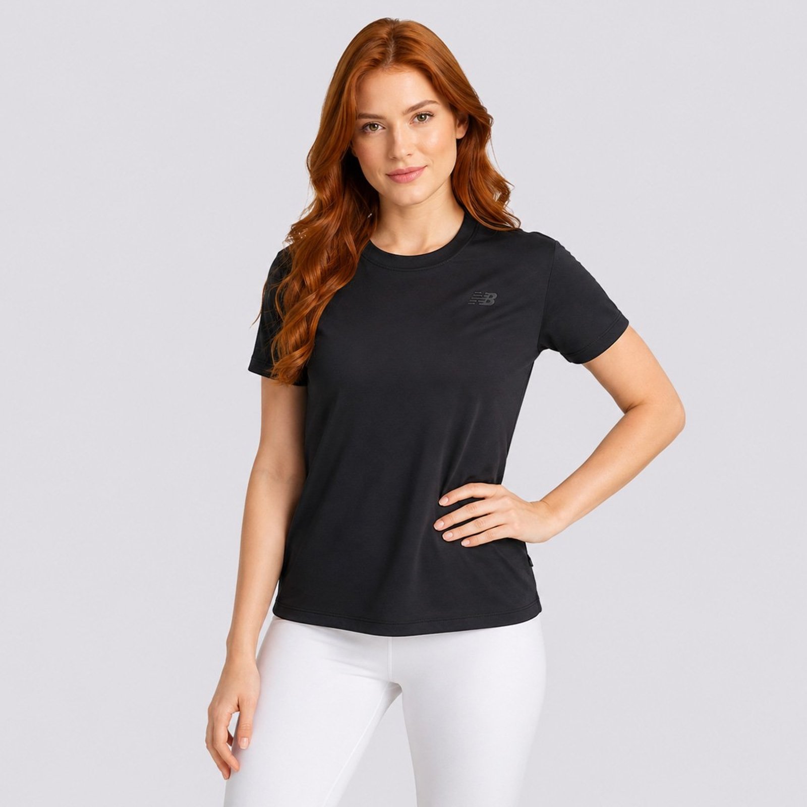 Camisa New Balance Essentials SL Feminina Preta