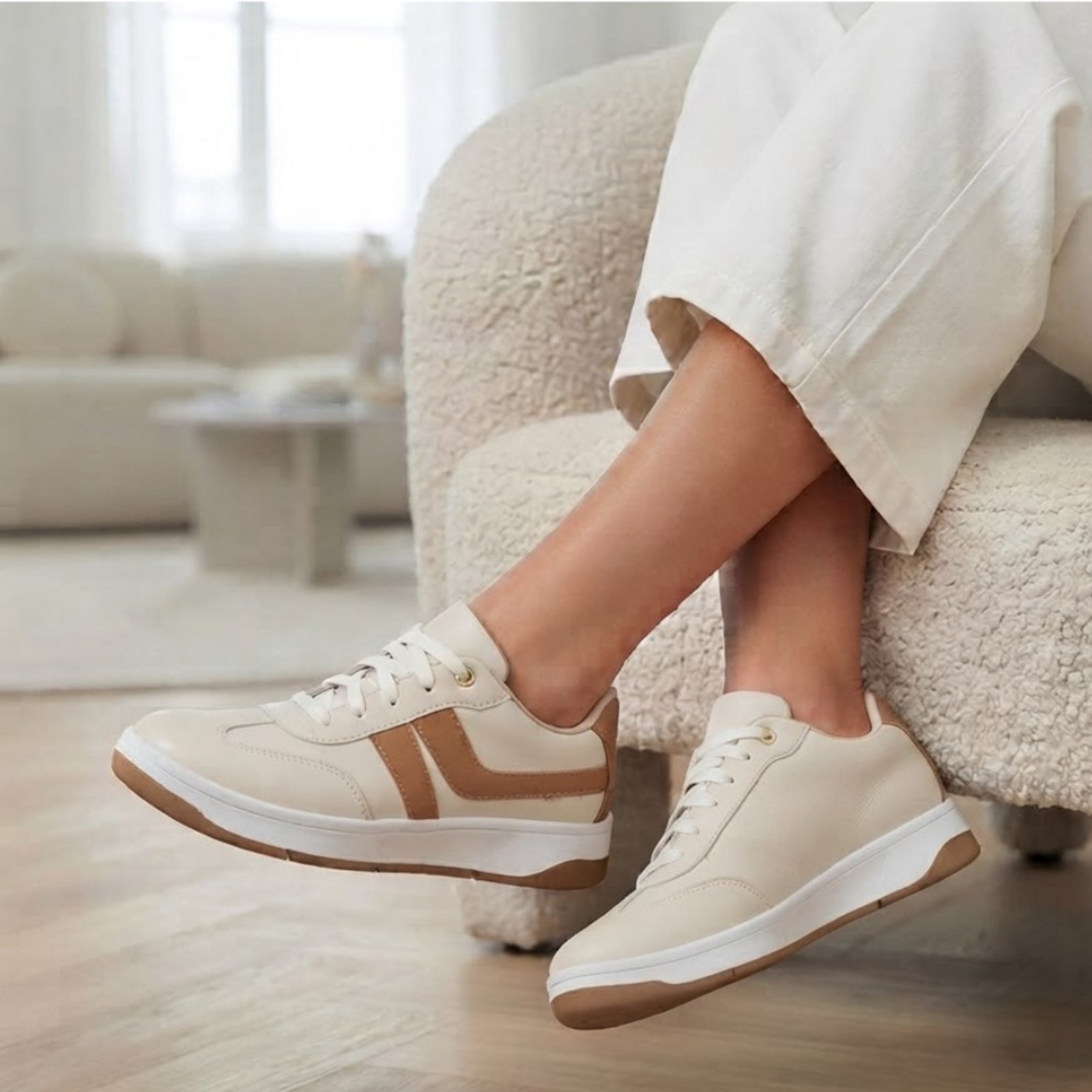 Tênis Feminino em Couro Casual Bege Off White
