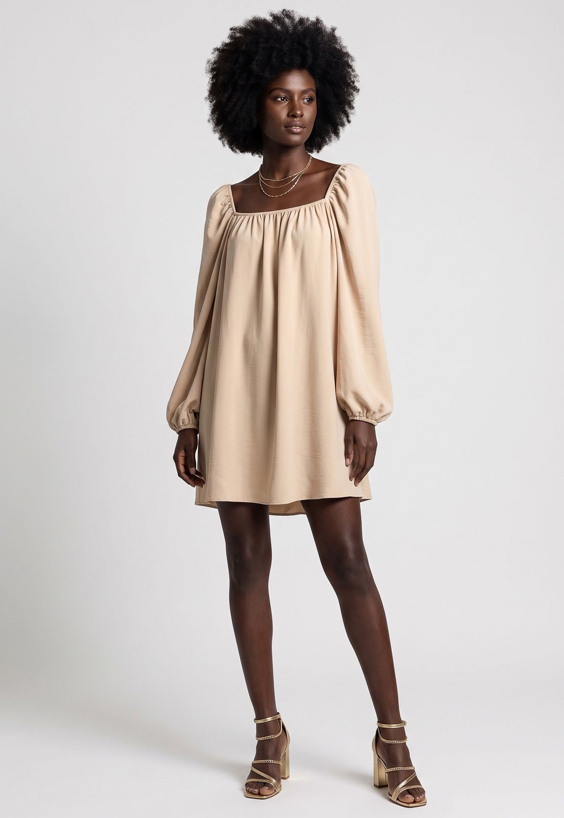 Vestido Lança Perfume Curto Manga Longa Bege
