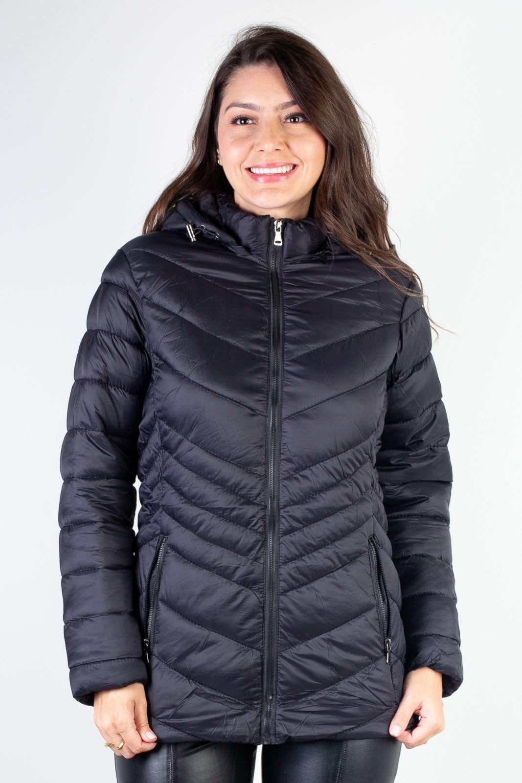 Jaqueta feminina de nylon alongada com capuz 80236 – Preto