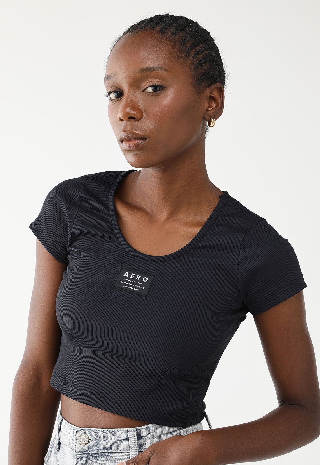 Camiseta Cropped Aeropostale Ajustada Canelada Preta