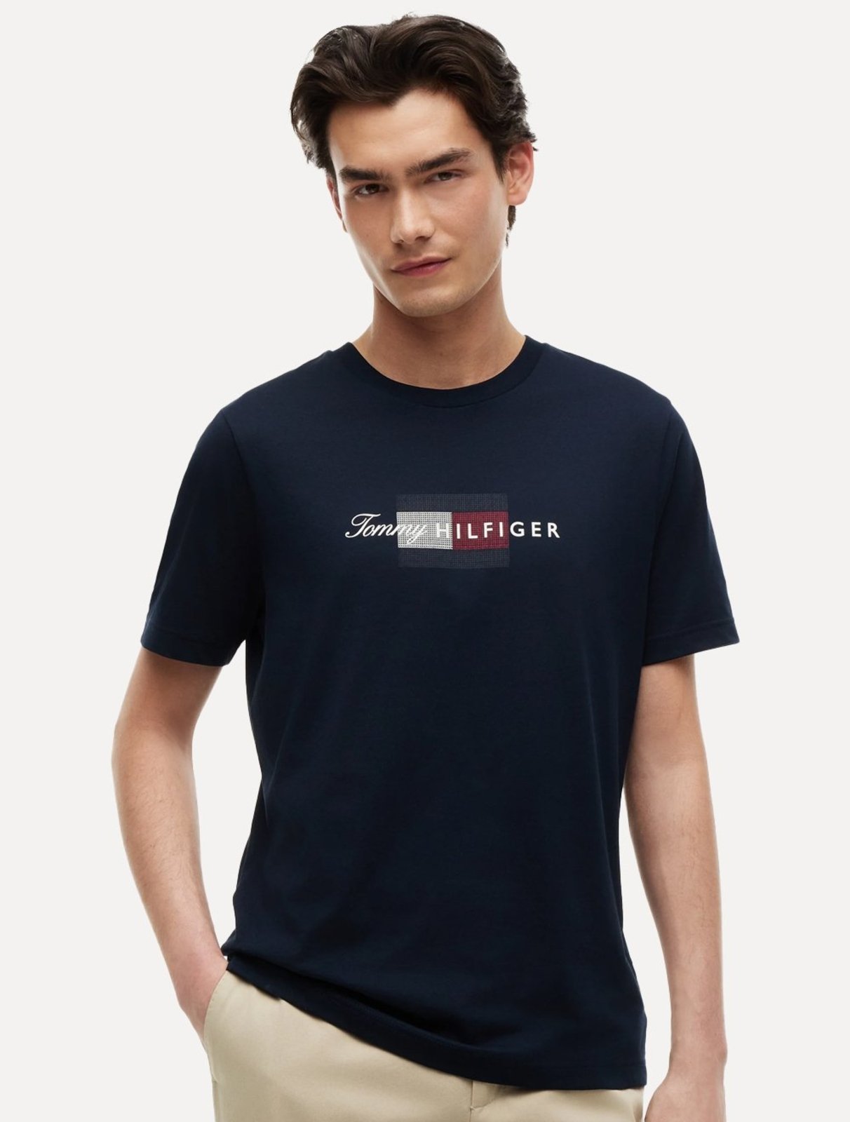 Camiseta Tommy Hilfiger Masculina Brand Love Big Graphic Azul Marinho
