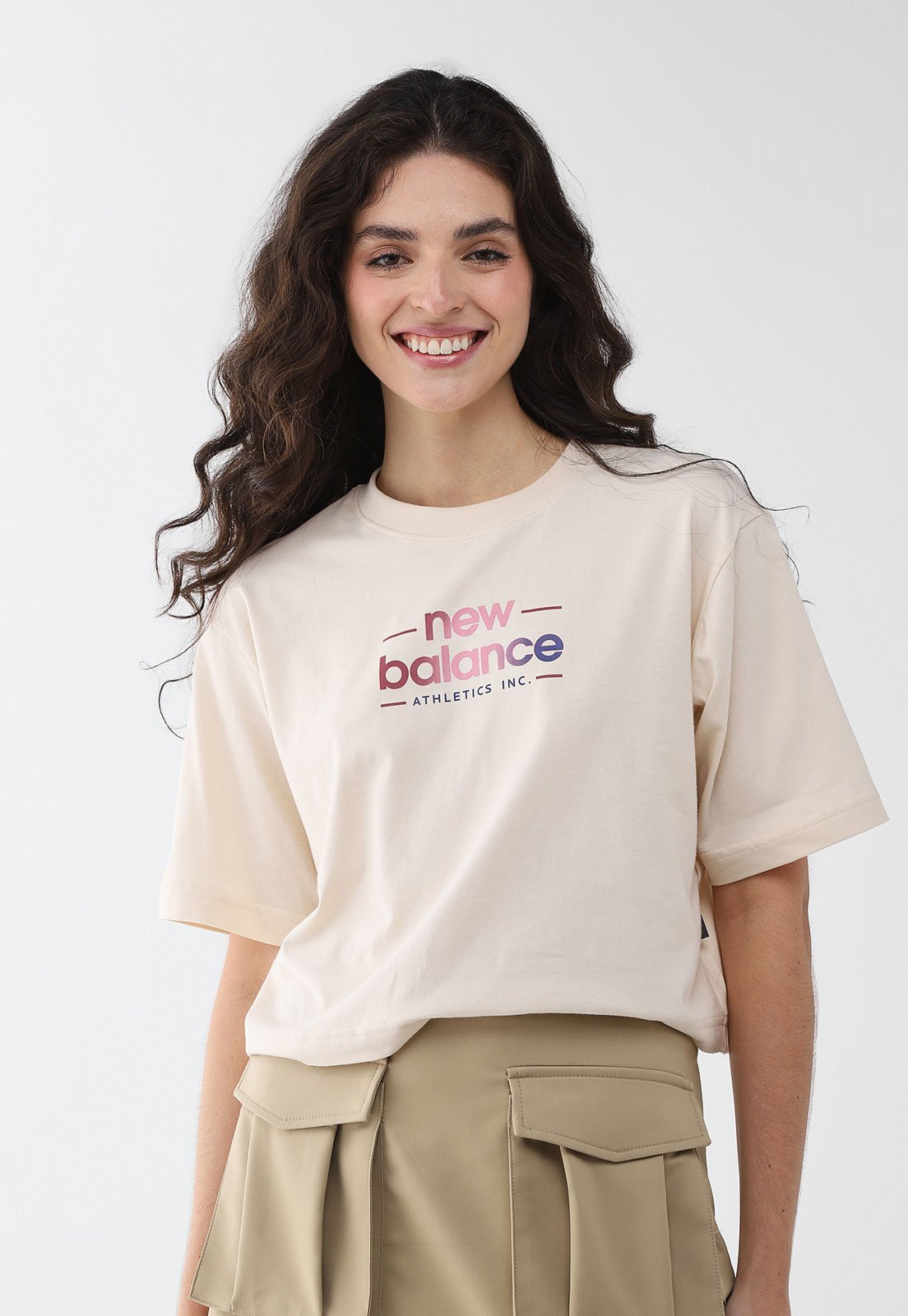 Camiseta Feminina New Balance Cropped Reimagined Off-White