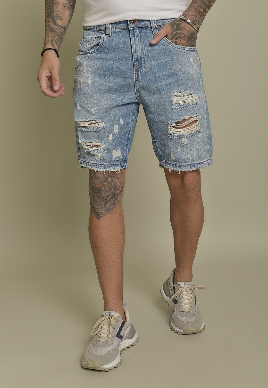 Bermuda Jeans Slim Destroyed com Recortes Dialogo Jeans