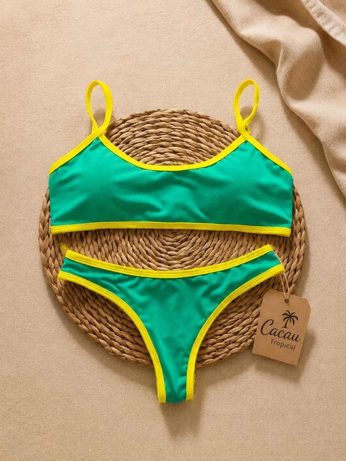 Biquíni Brasil Feminino com Acabamento Amarelo Cacau Tropical Estilo Praia Piscina e Verão