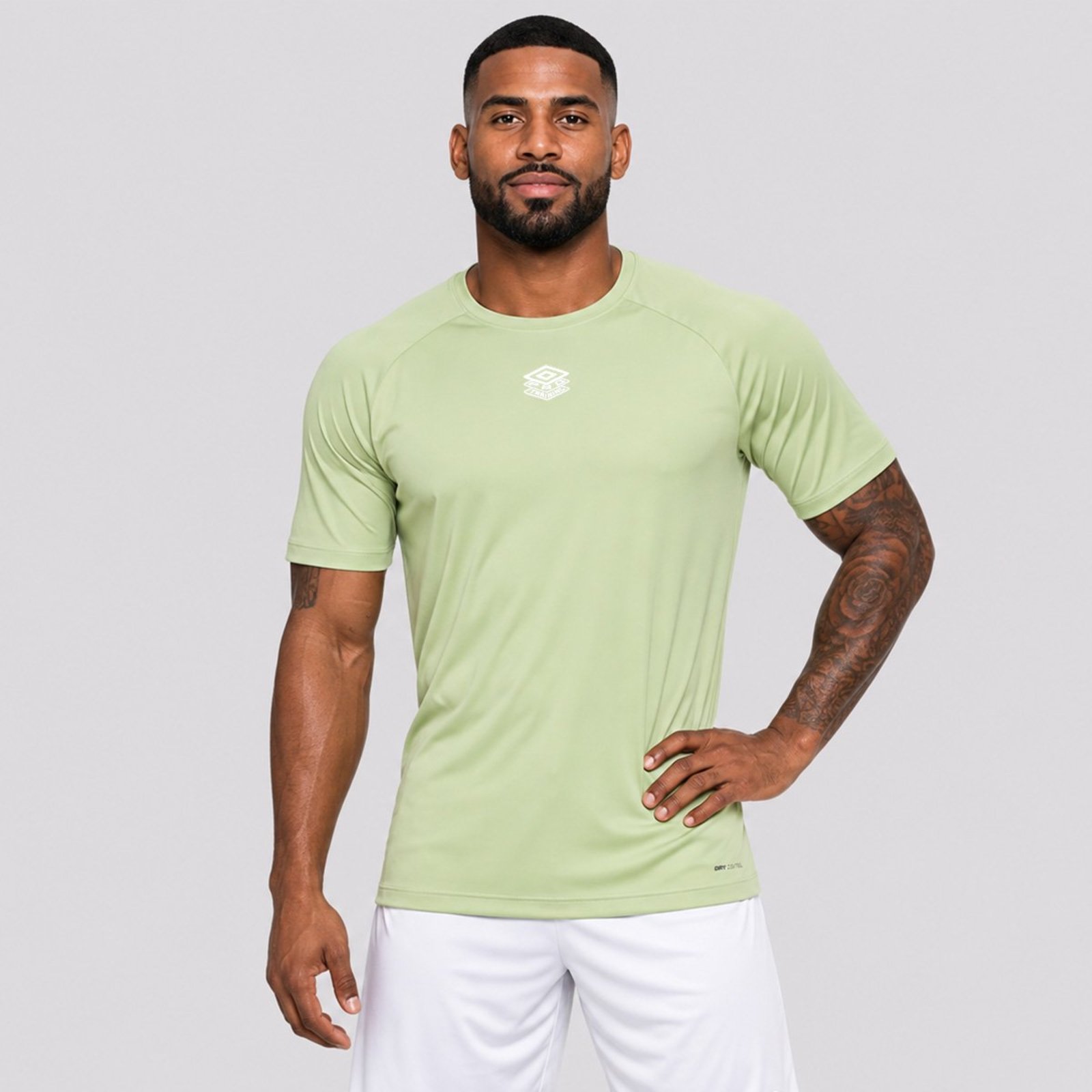 Camisa Umbro Poliamida Essential II Verde