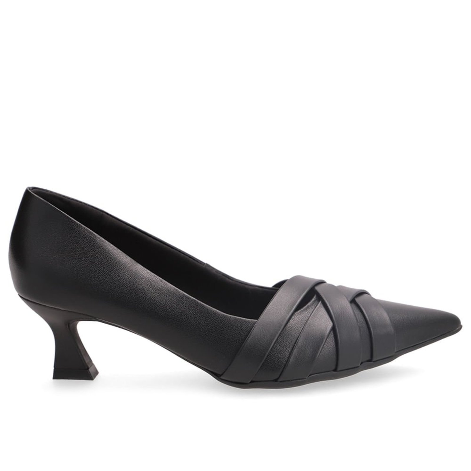 Scarpin Em Couro Preto Com Salto Baixo Fino