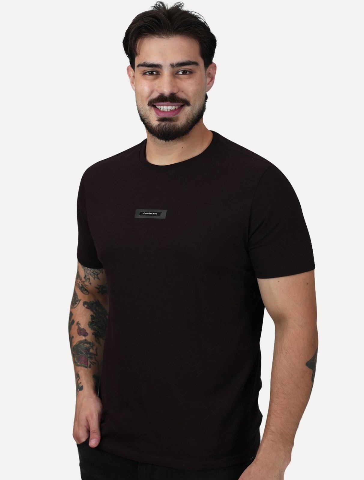 Camiseta Calvin Klein Jeans Masculina Logo Center Marrom