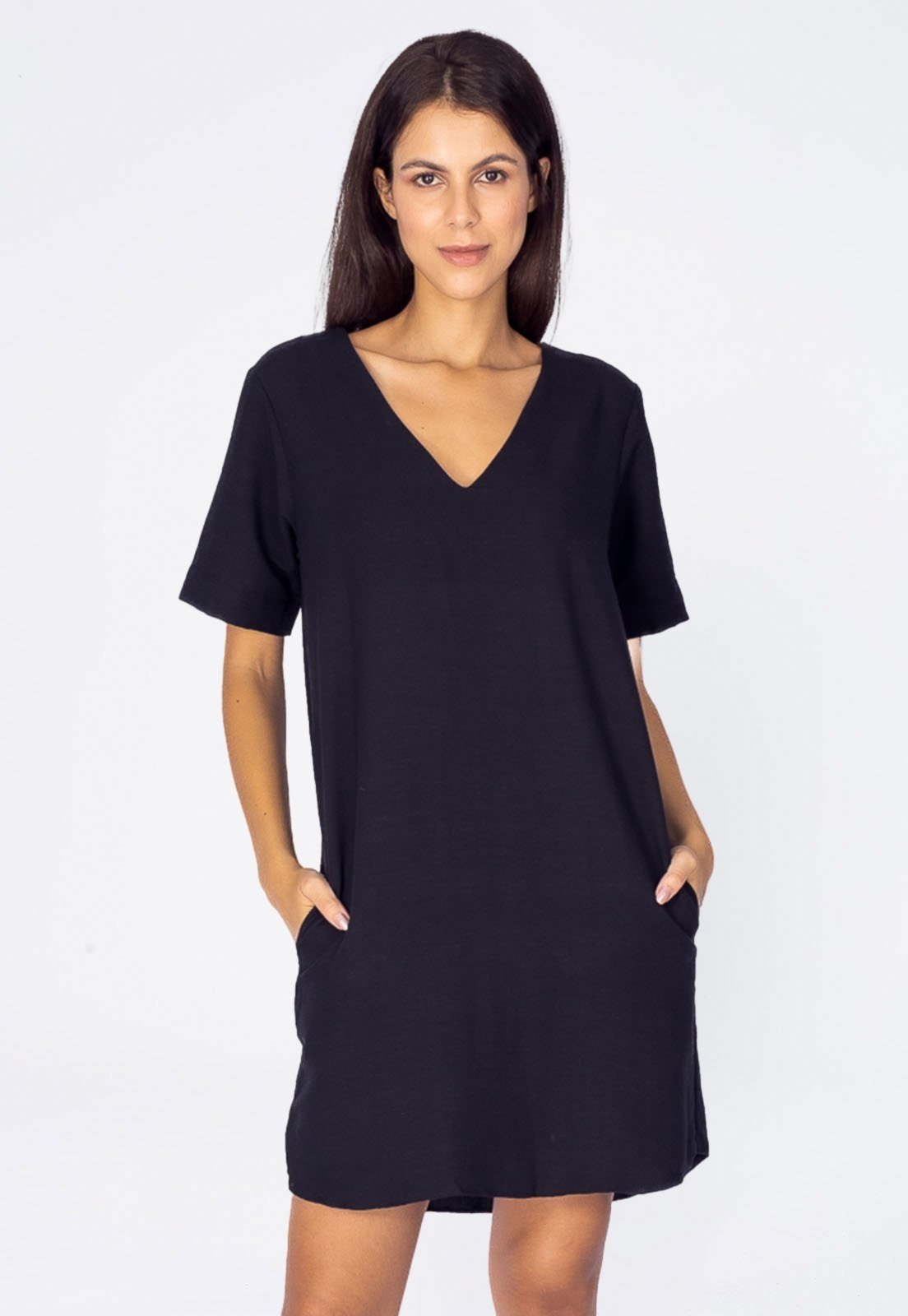 Vista 2 Vestido Amazonia Vital Chemise Curto Viscose Jabuti com Bolso preto Amazonia Vital preto
