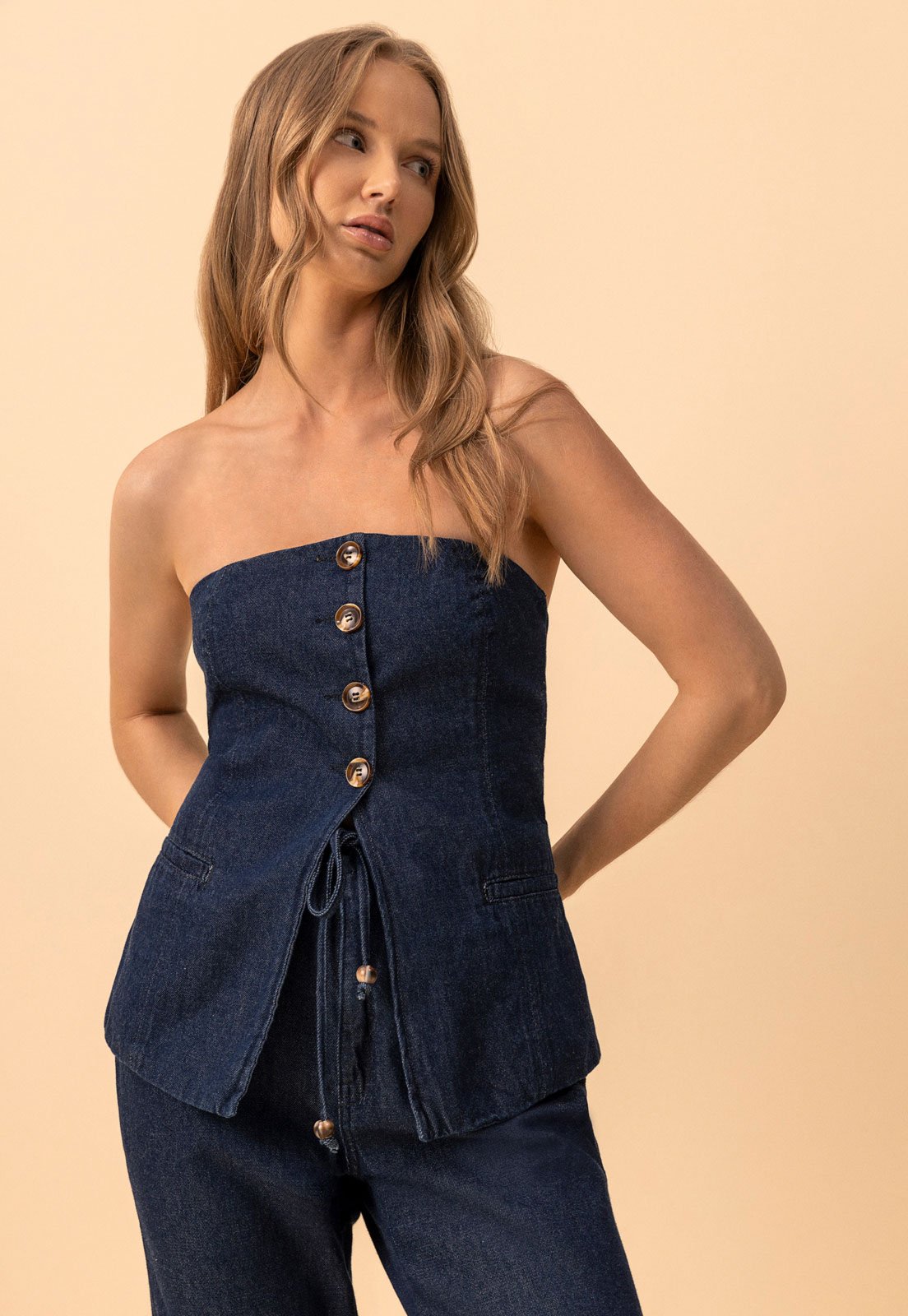 Blusa Feminina Lez a Lez Denim Escuro Sem Alças Botões Azul