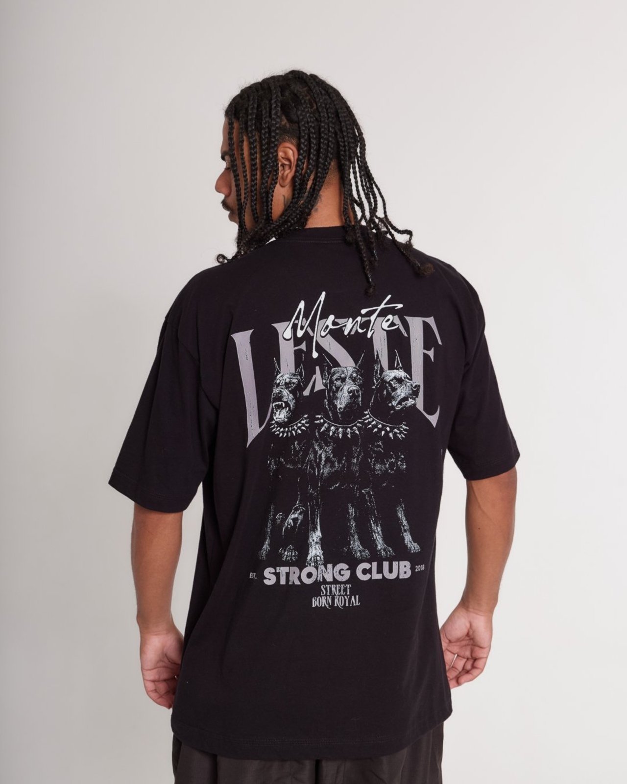 Camiseta Oversized Estampada Dobermann
