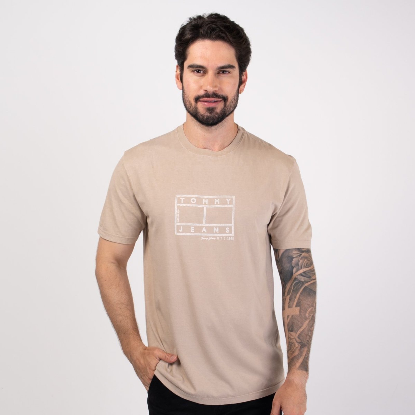 Camiseta Tommy Hilfiger Center Flag Bege
