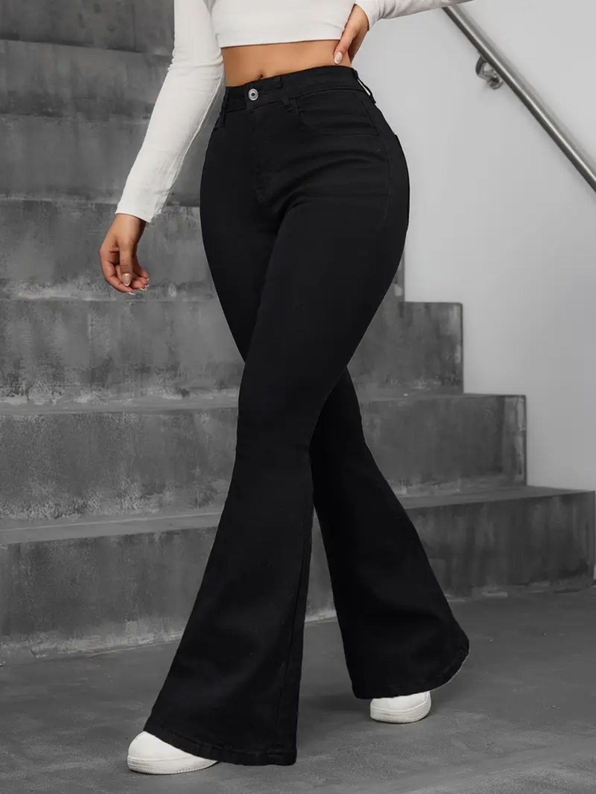Calça Flare Jeans Feminina Kovali Premium Estilo Gringa Cintura Alta com Elastano Levanta Bumbum Preta Calça Flare Jeans Feminina Kovali Premium Estilo Gringa Cintura Alta com Elastano Levanta Bumbum Preta