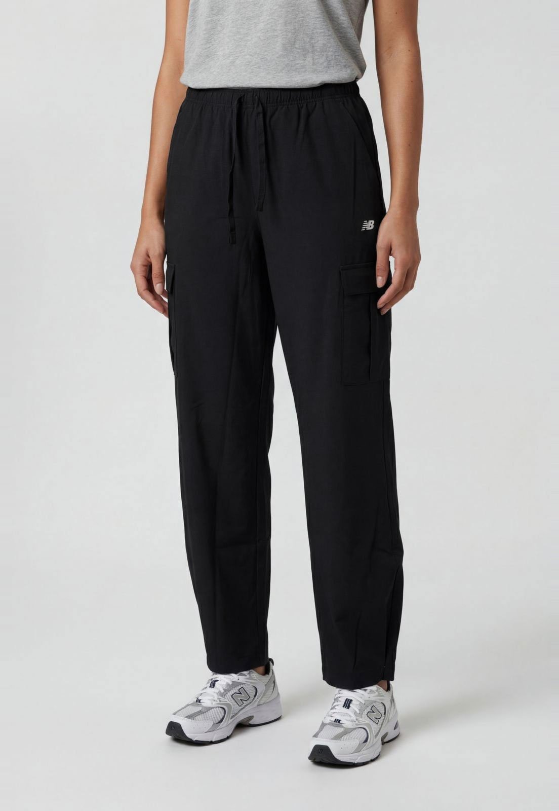 Calça Feminina New Balance Cargo Nylon Preta