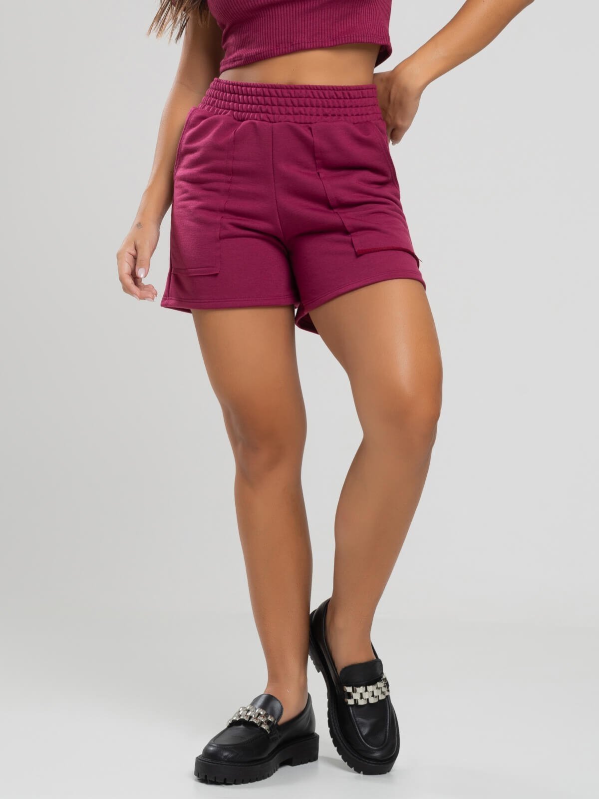 Short Curto Vicbela Cintura Alta Moletinho Vinho