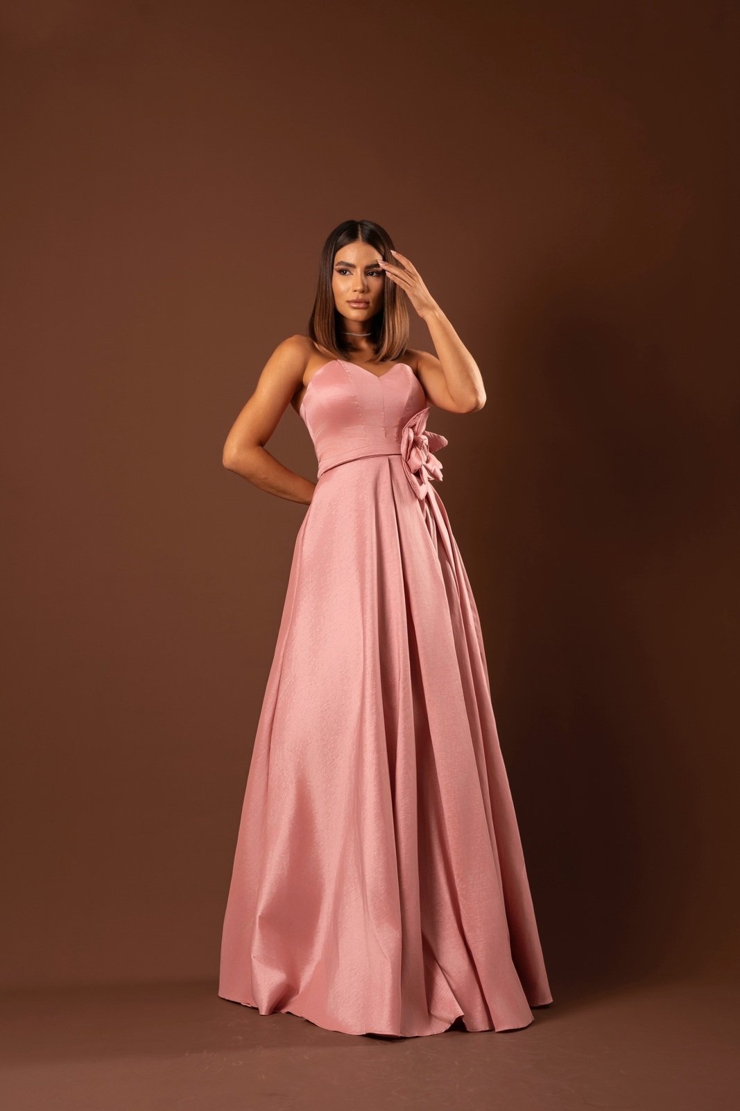 Vestido Longo de Festa Madrinhas Tomara que Caia com Flor Lateral Saia em A Marlenne Rosê