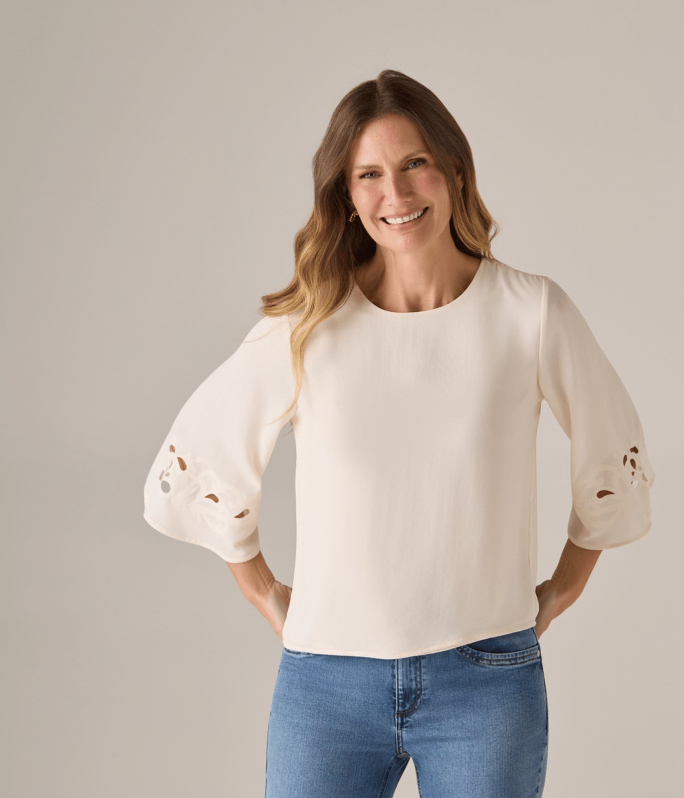 Blusa Makenji Manga Tres Quartos Com Bordado Feminina Bege Claro