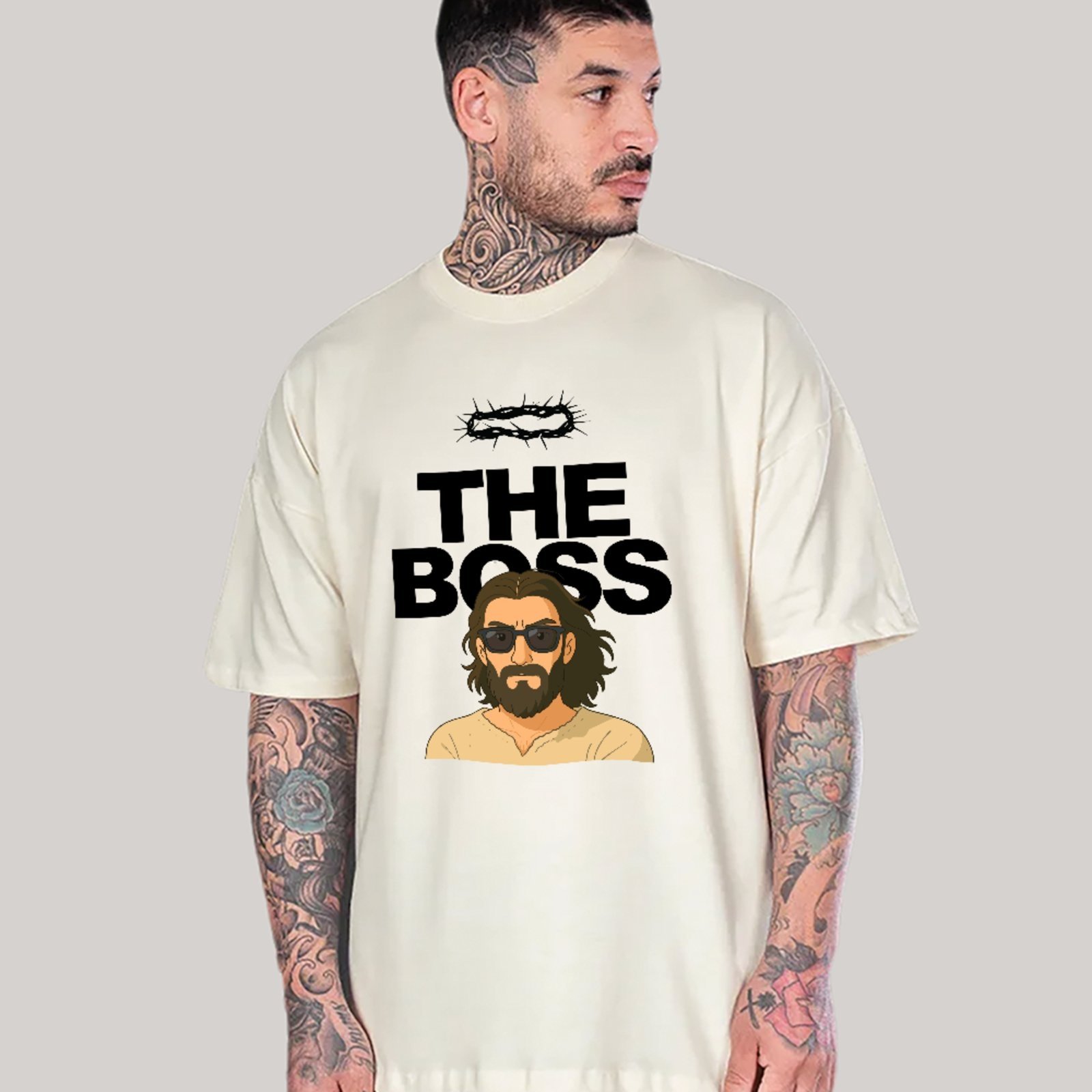 Camiseta Unissex Ousy Cristã The Boss Oversized Off White