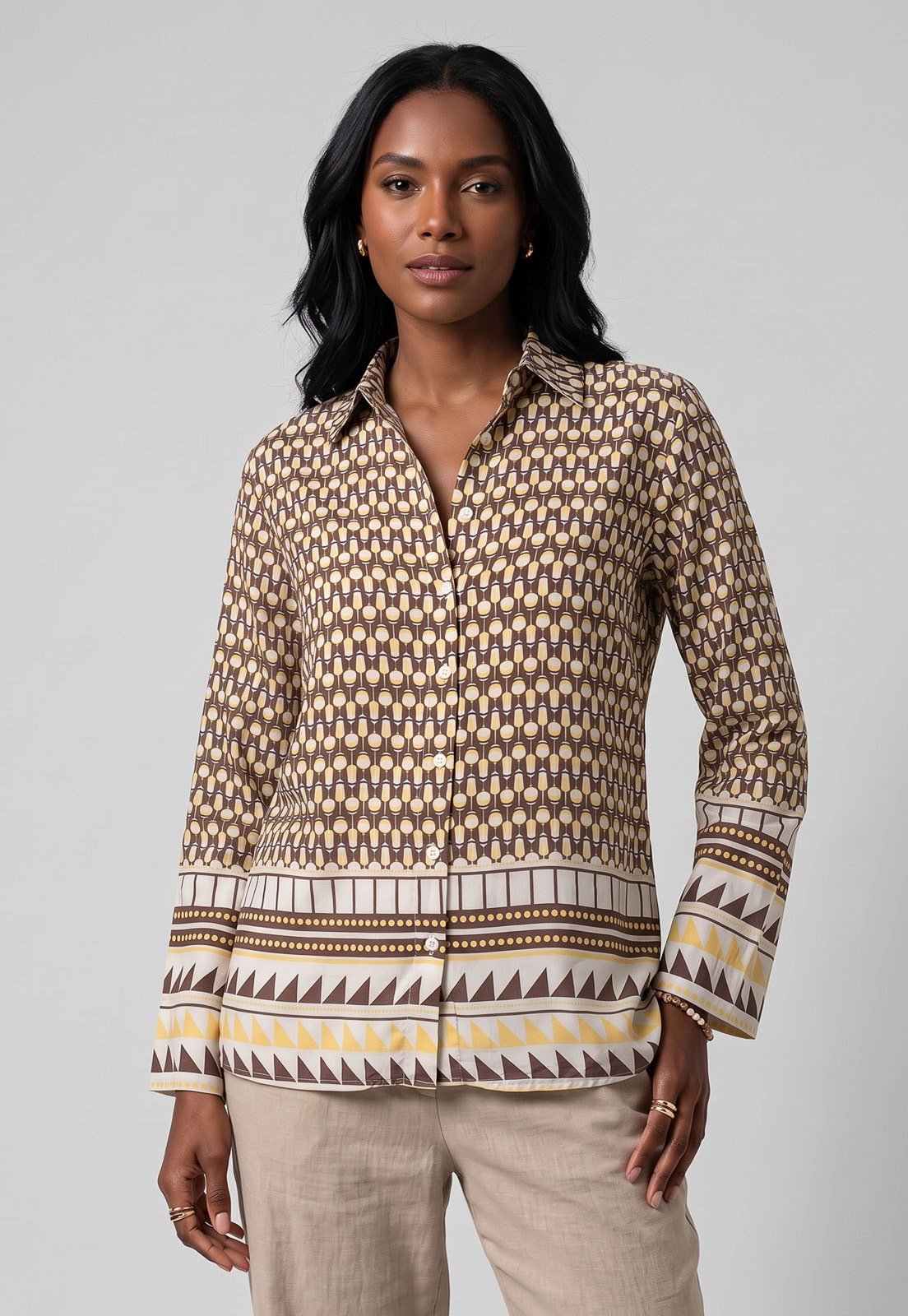 Camisa Feminina Lez a Lez Estampa Geométrica Marrom