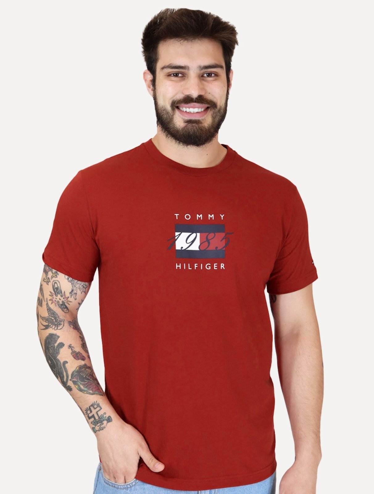 Camiseta Tommy Hilfiger Masculina Linear Flag Graphic Vermelha Camiseta Tommy Hilfiger Masculina Linear Flag Graphic Vermelha