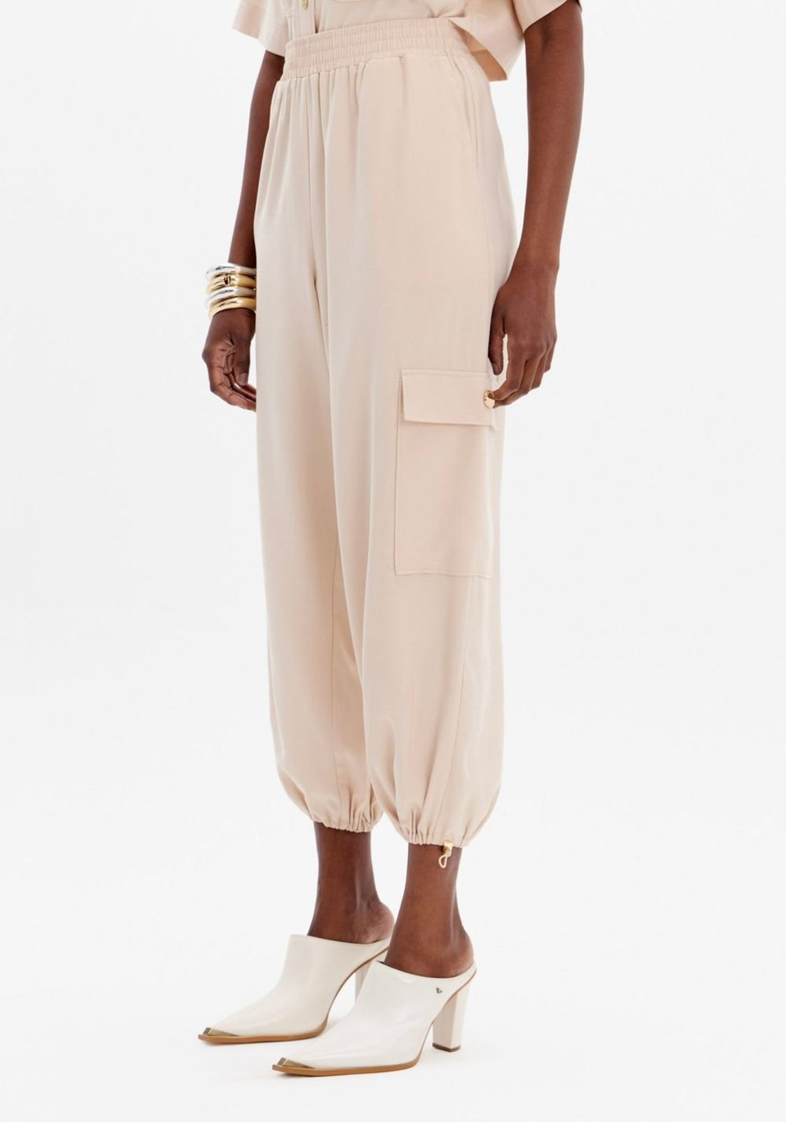 Vista 3 Calça Jogging Bolso Cargo Cintura Alta Lança Perfume bege Lança Perfume bege