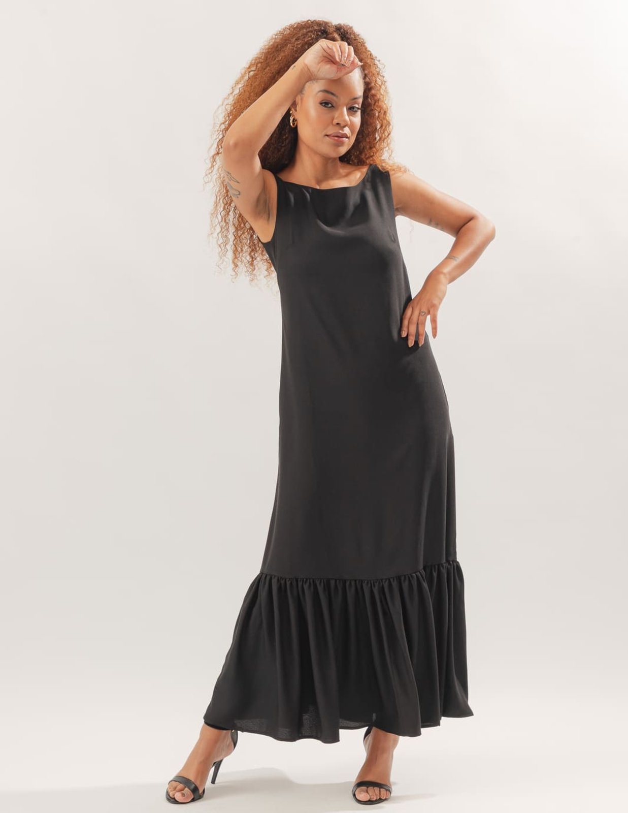 Vestido Longo Lemmut Babado na Barra Preto