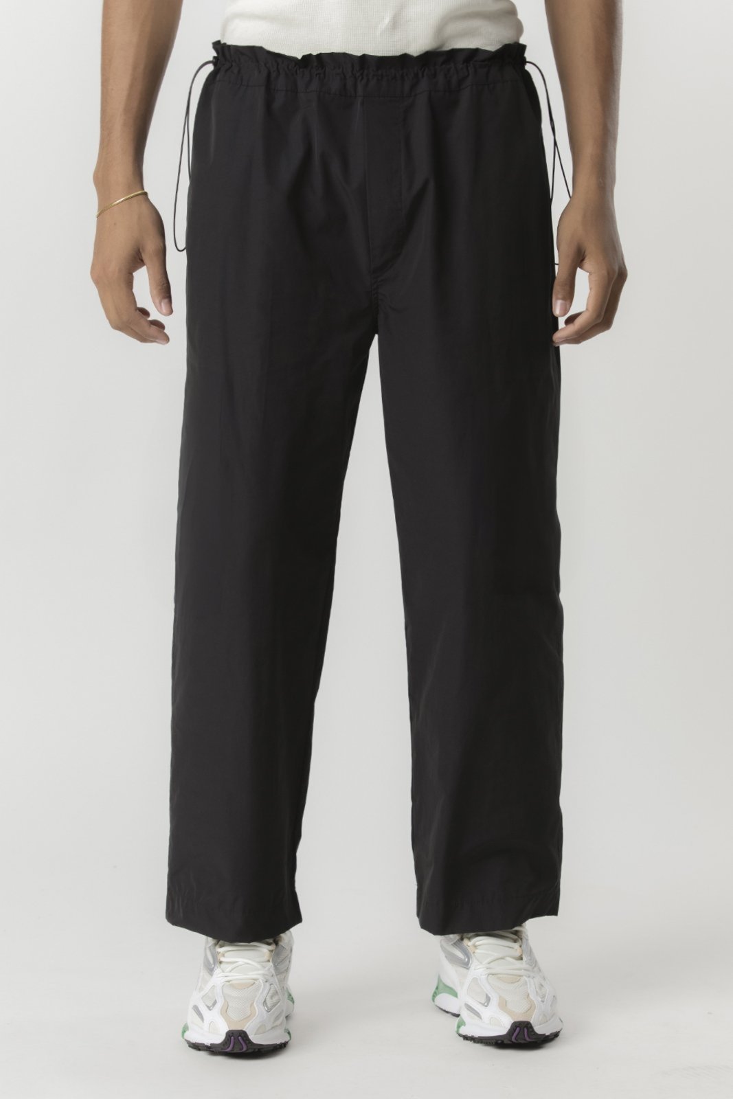 Calça Nylon Basic Preto THESAINT