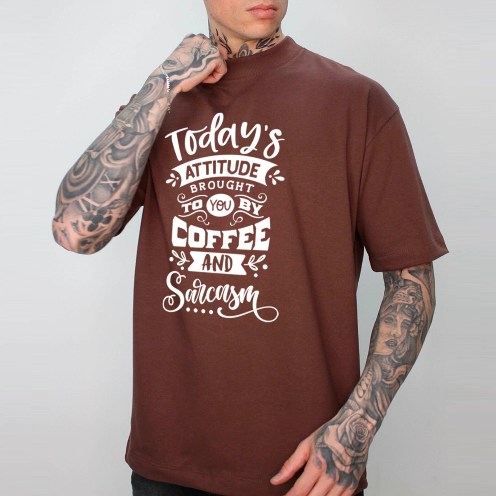 Vista 2 Camiseta Ousy Oversized Atitude no Café e No Sarcasmo Diário Meme Unissex preto ousy preto