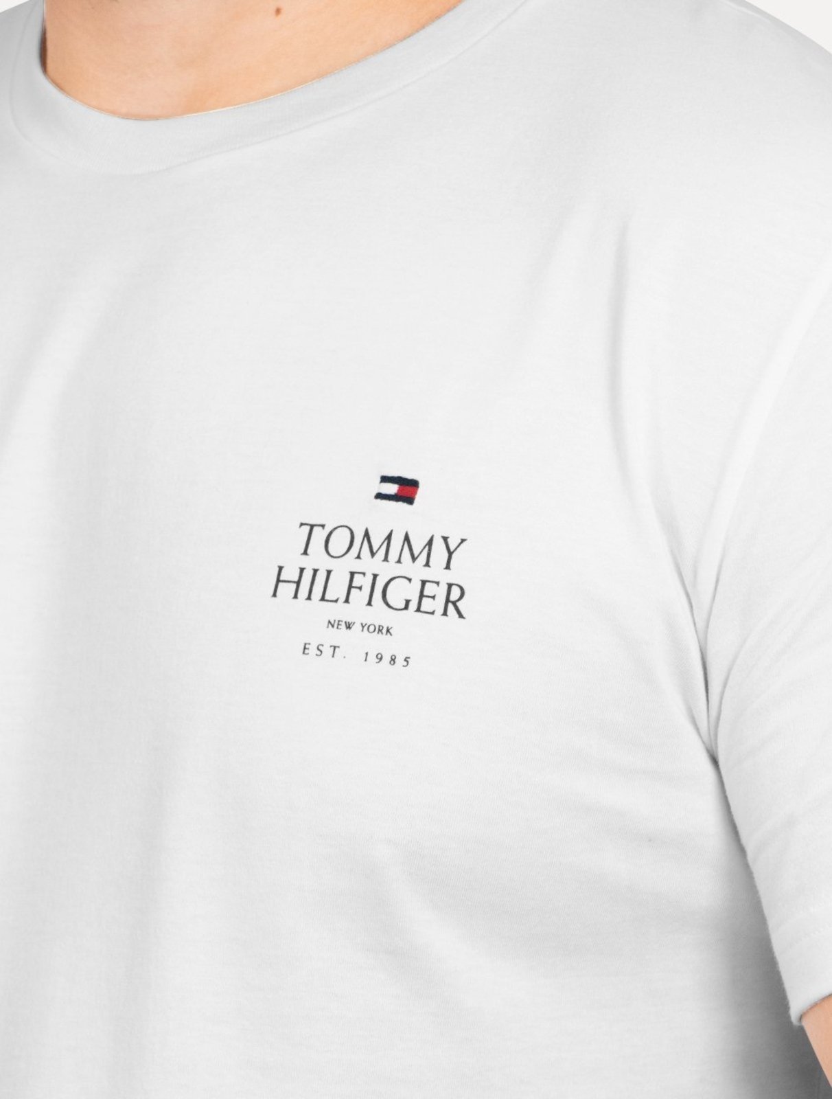 Vista 3 Camiseta Tommy Hilfiger Masculina Stack Brand Love Branca branco Tommy Hilfiger branco