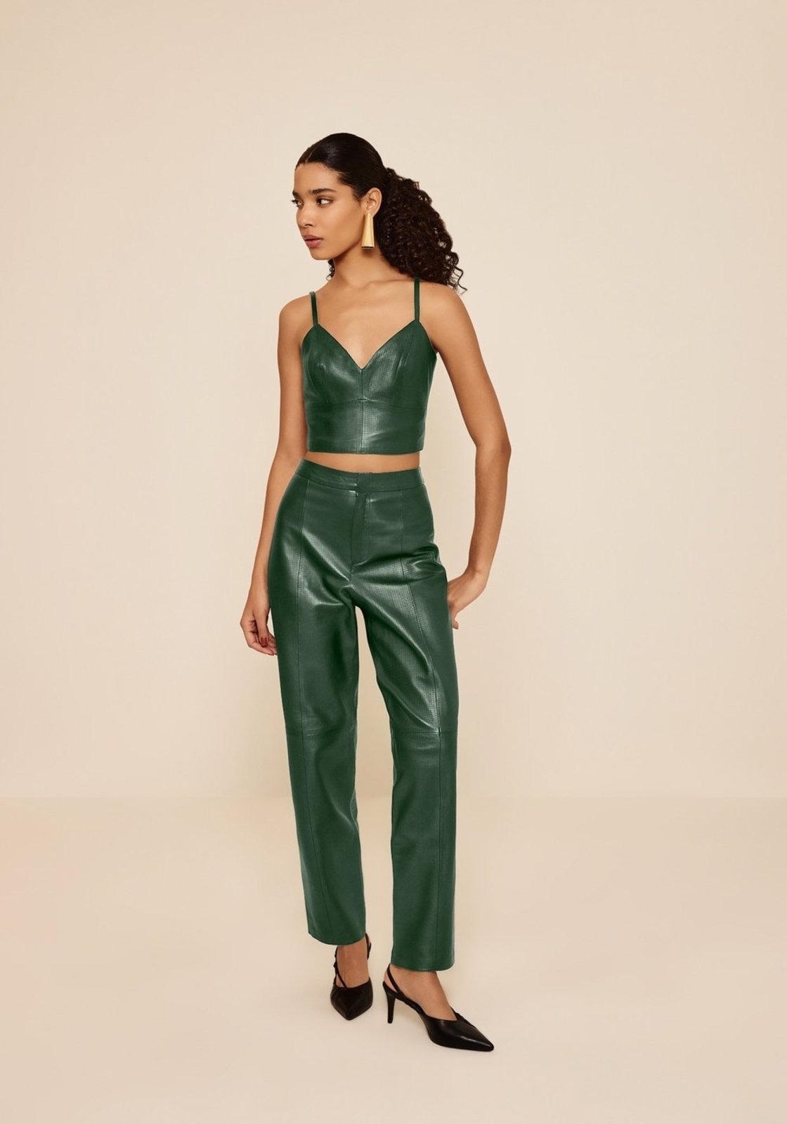 Blusa Cropped De Alças Em Couro
