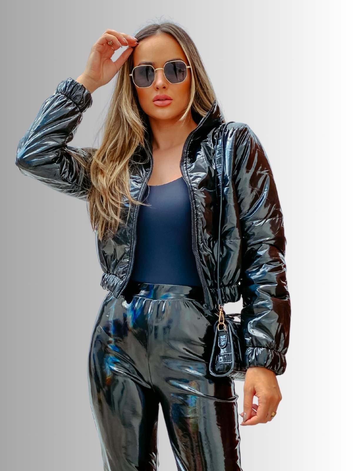 Jaqueta Puffer Bobojaco Curta Em Vinil Preto Furta Cor Impermeável Charme De Moça