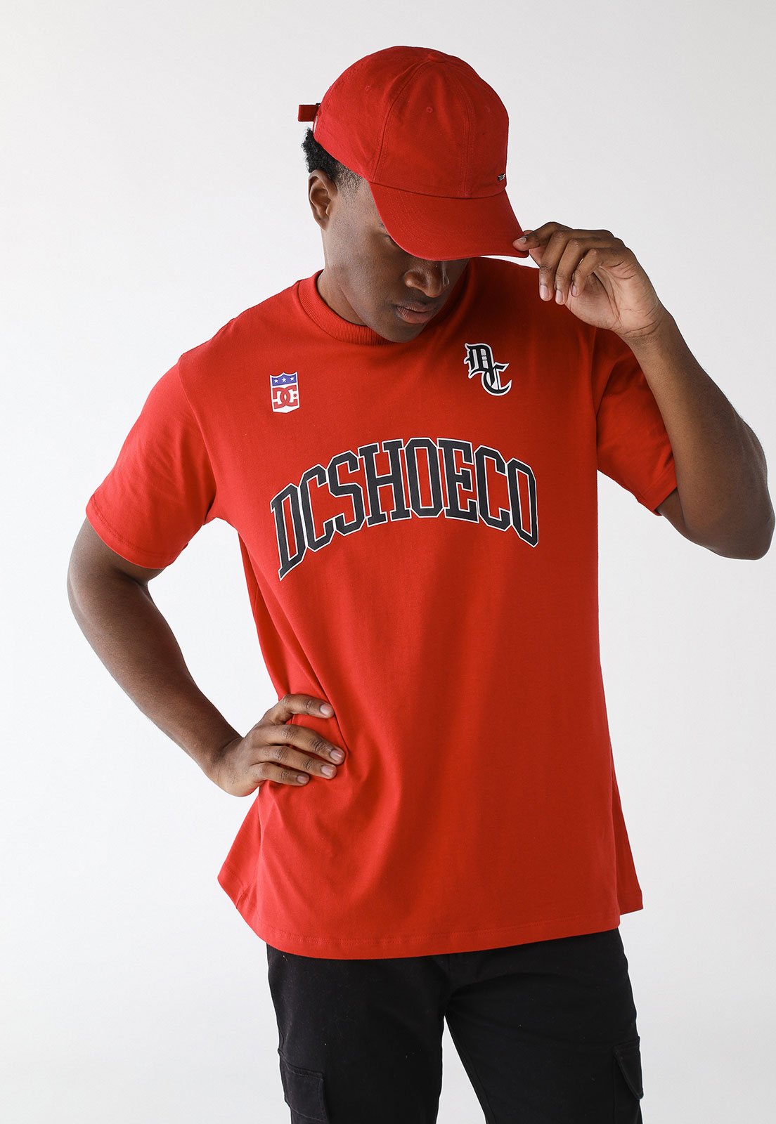 Camiseta DC Shoes Reta Logo Vermelha