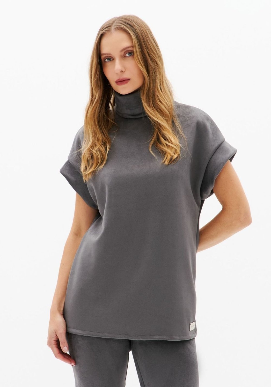 Blusa Alongada De Gola Alta Lança Perfume