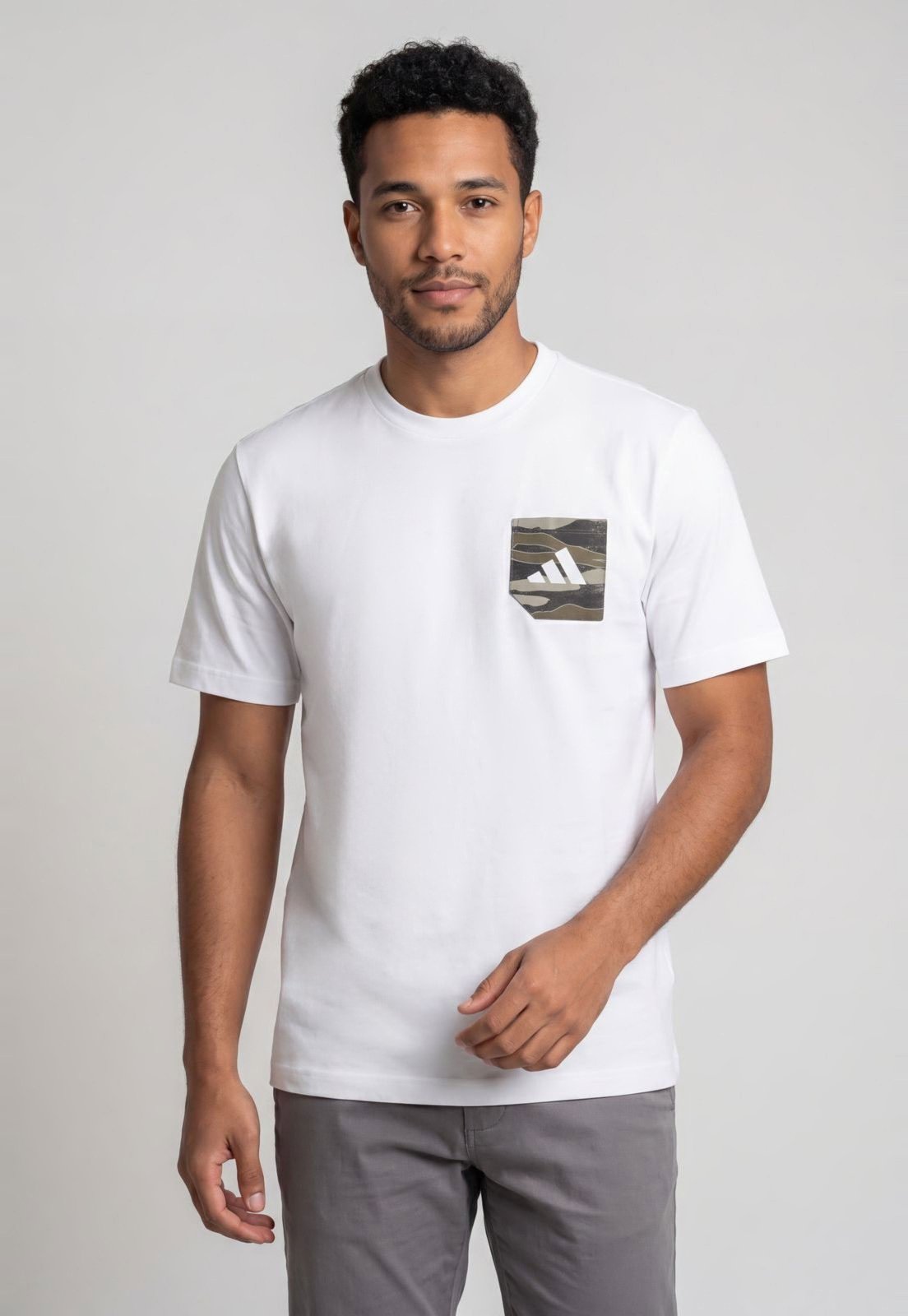 Camiseta Masculina adidas Sportswear Camo Pocket Branca