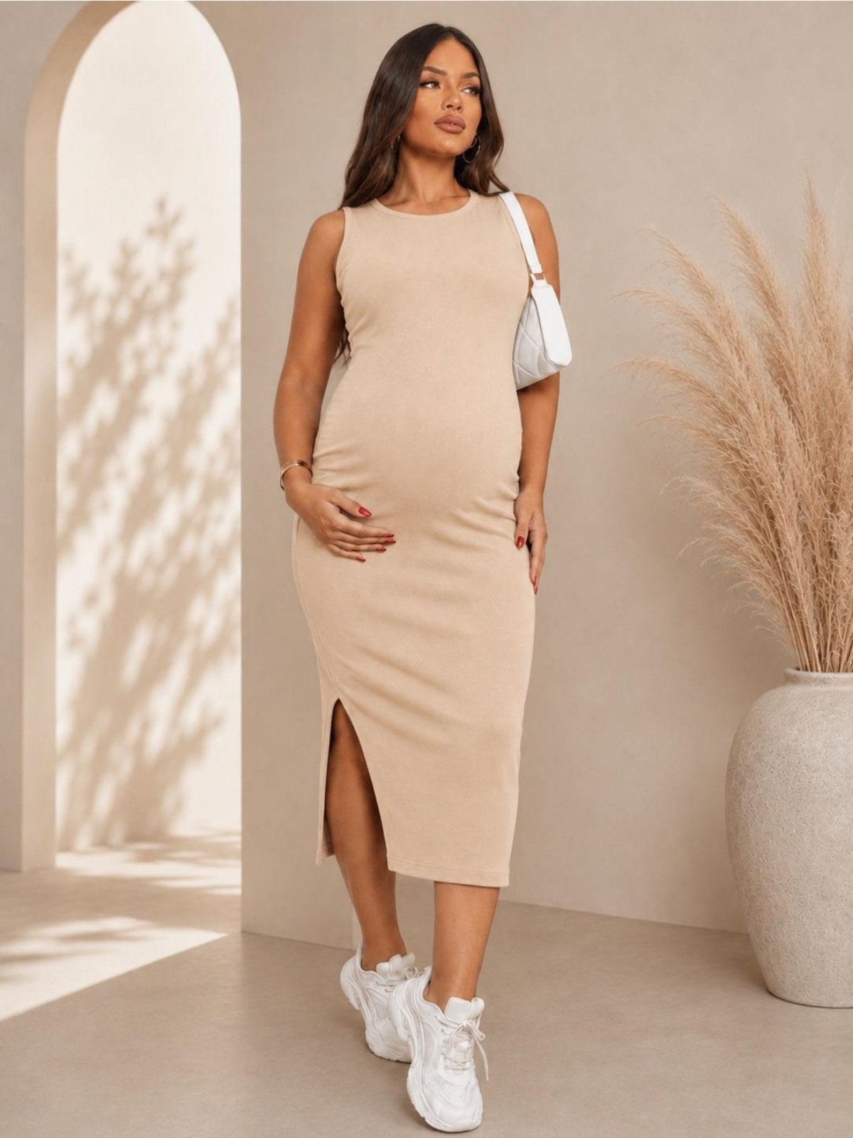 Vestido Casual Materno Gestante Gravidez Nude de Ribana de Algodão Alta Elasticidade Confortavel e Fenda Lateral Sem Manga