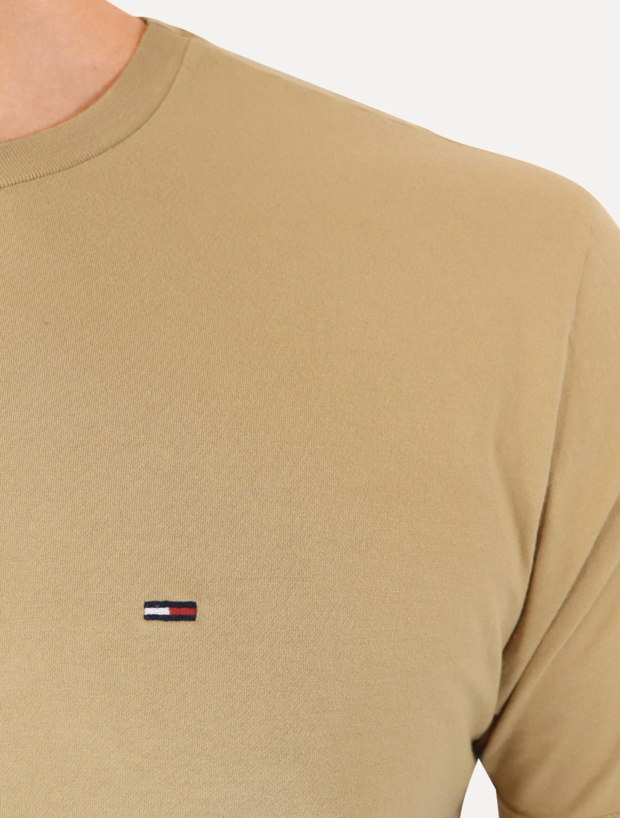 Vista 3 Camiseta Tommy Jeans Masculina Regular Jersey C-Neck Flag Claro marrom Tommy Jeans marrom