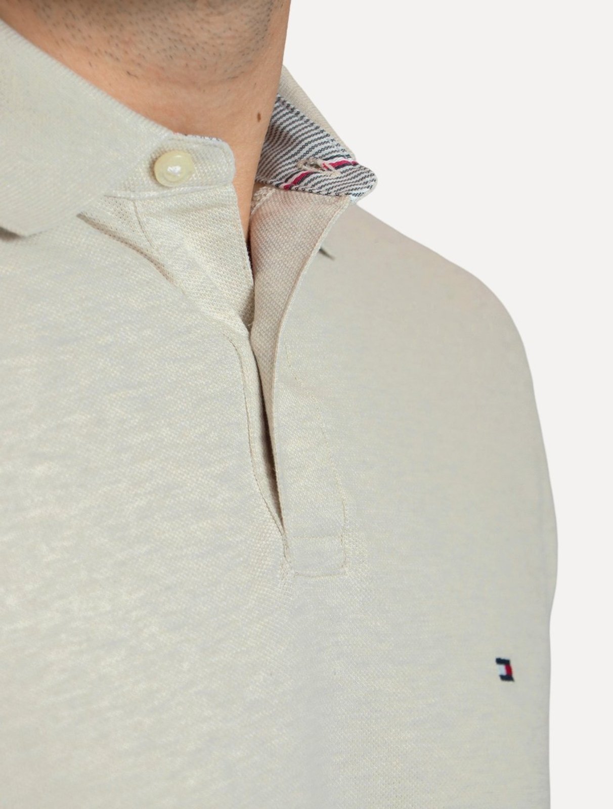Vista 3 Polo Tommy Hilfiger Masculina Regular Piquet 1985 Areia Mescla bege Tommy Hilfiger bege