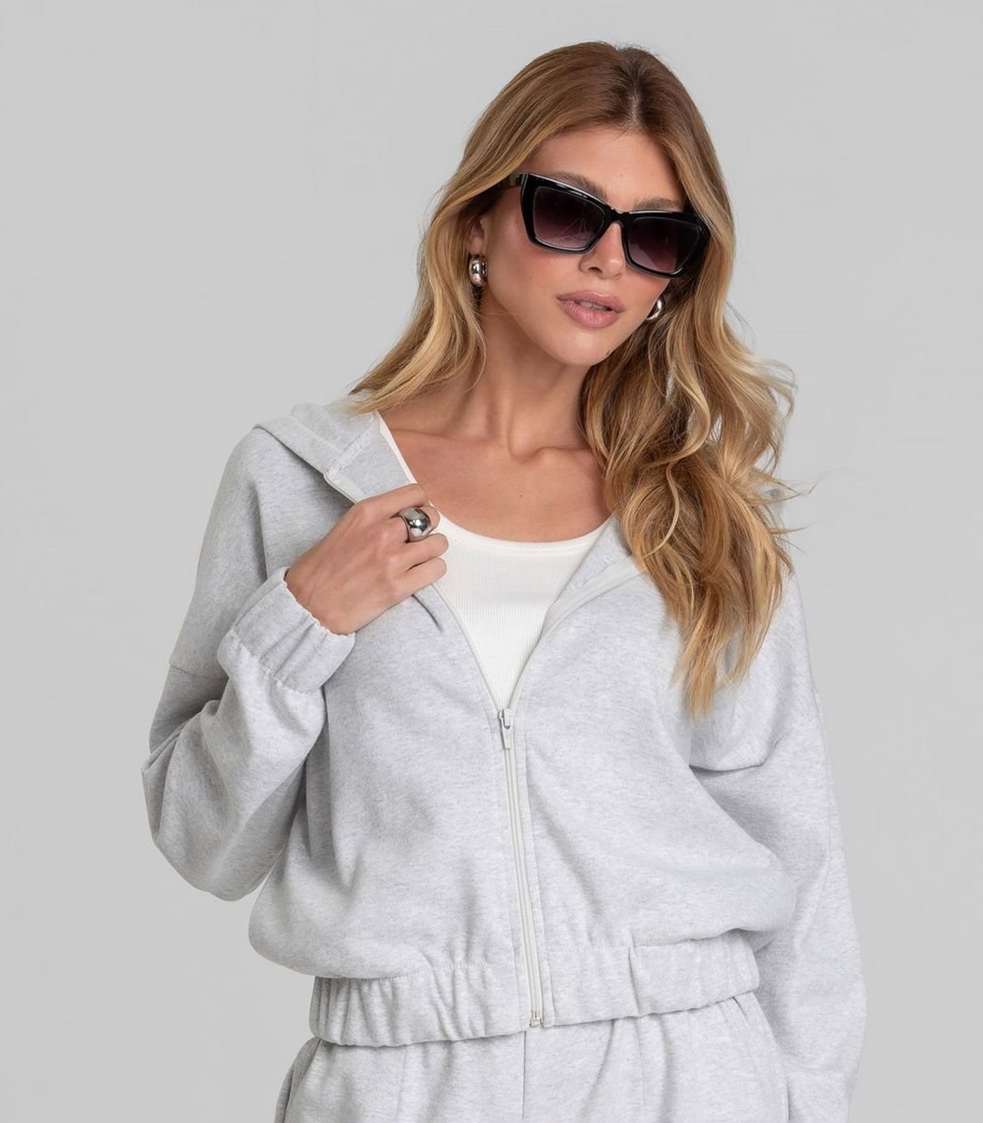 Jaqueta com Capuz Feminino em Suedine Dianna Cinza