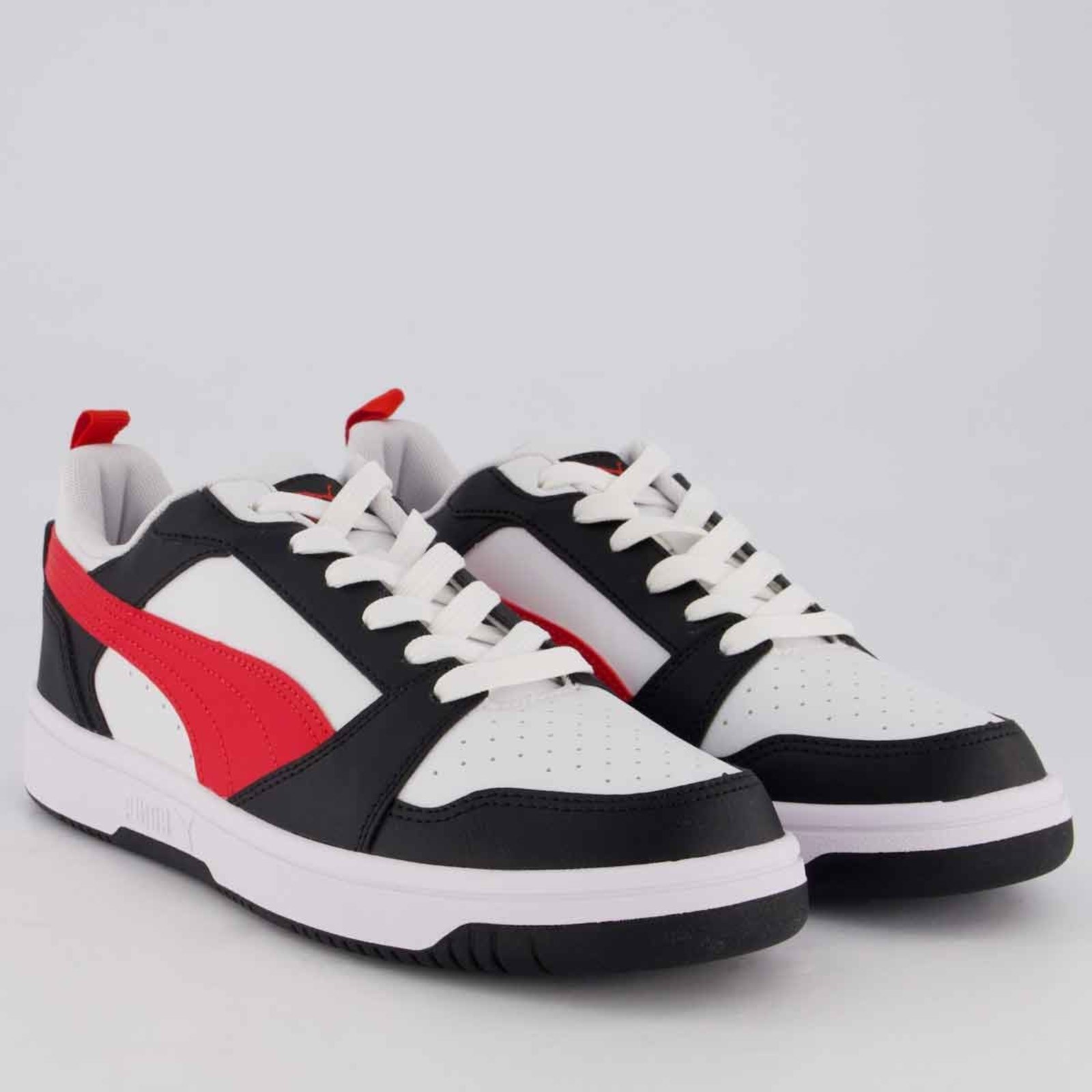Vista 3 Tênis Puma Rebound V6 Low e vermelho branco Puma branco