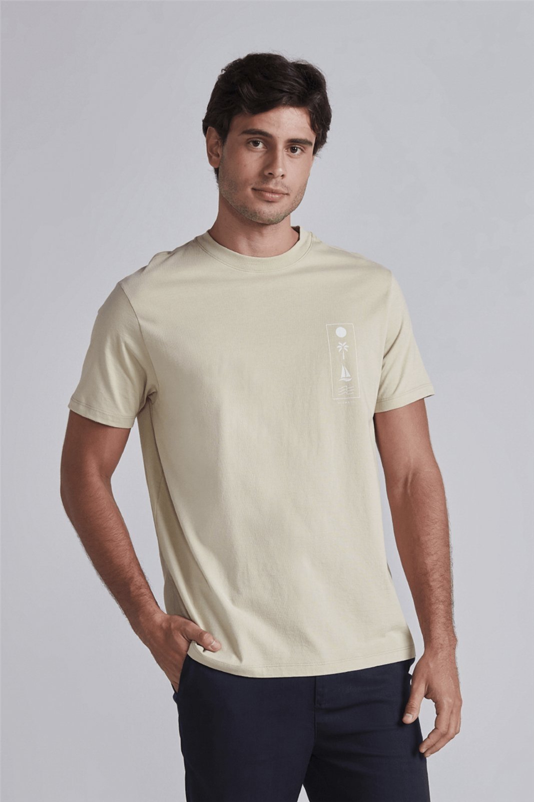 HIGHSTIL Camiseta Estampada Comfort – Verde Salvia
